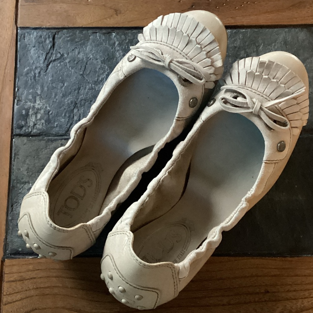 Tod's Cream Leather Flats